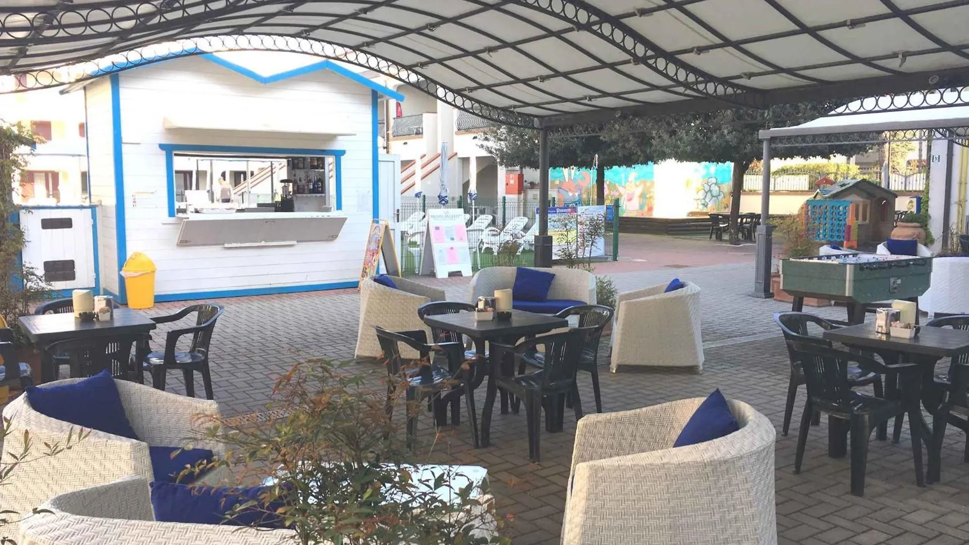 Apartments In Lido Di Spina 39999