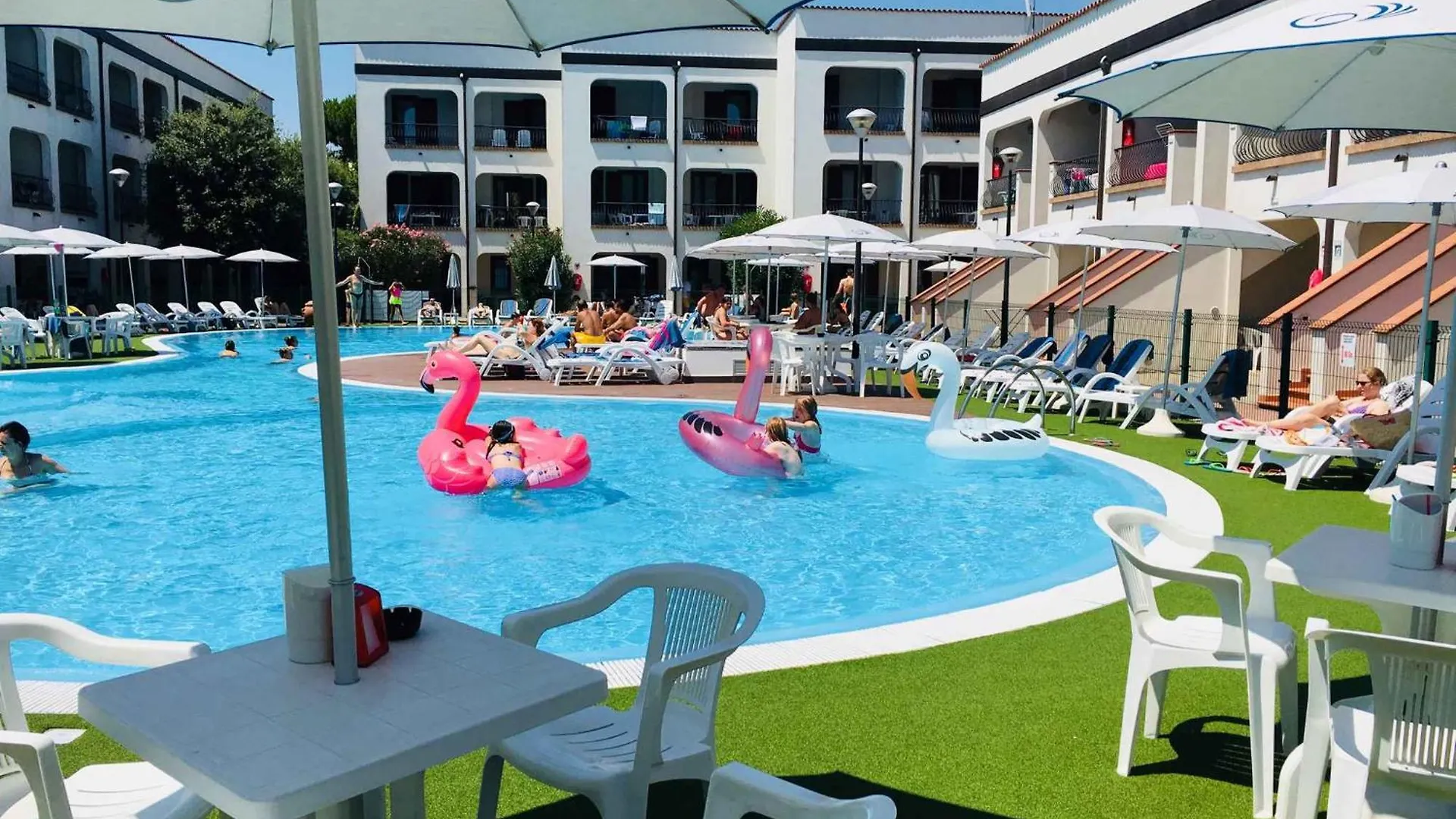 Apartments In Lido Di Spina 39999