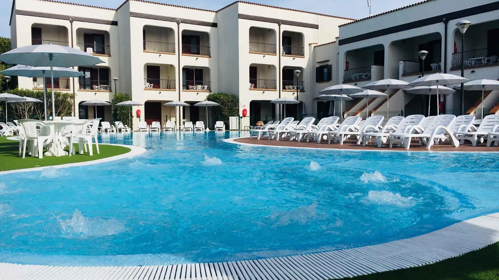 Apartments In Lido Di Spina 39999