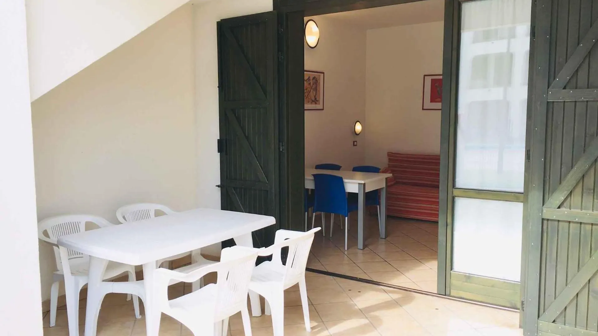 Apartments In Lido Di Spina 39999
