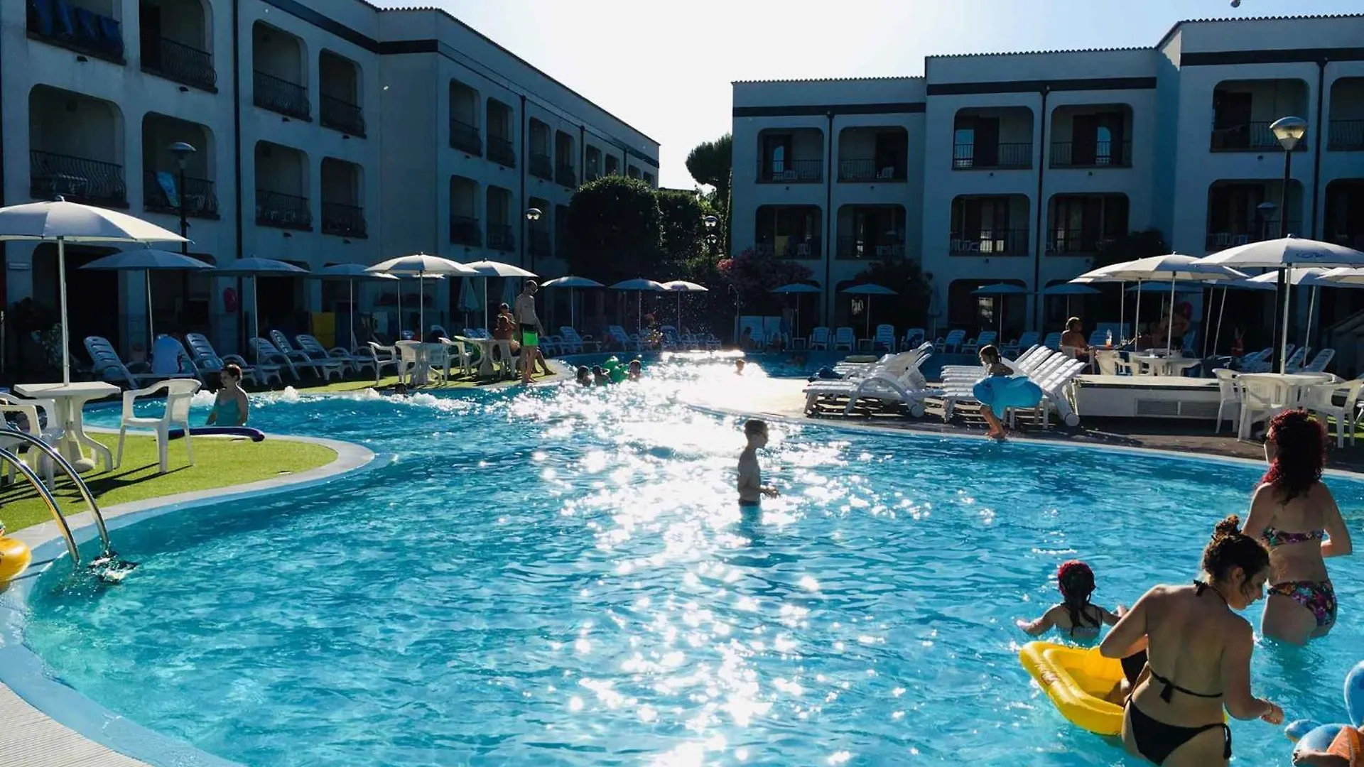 Apartments In Lido Di Spina 39999