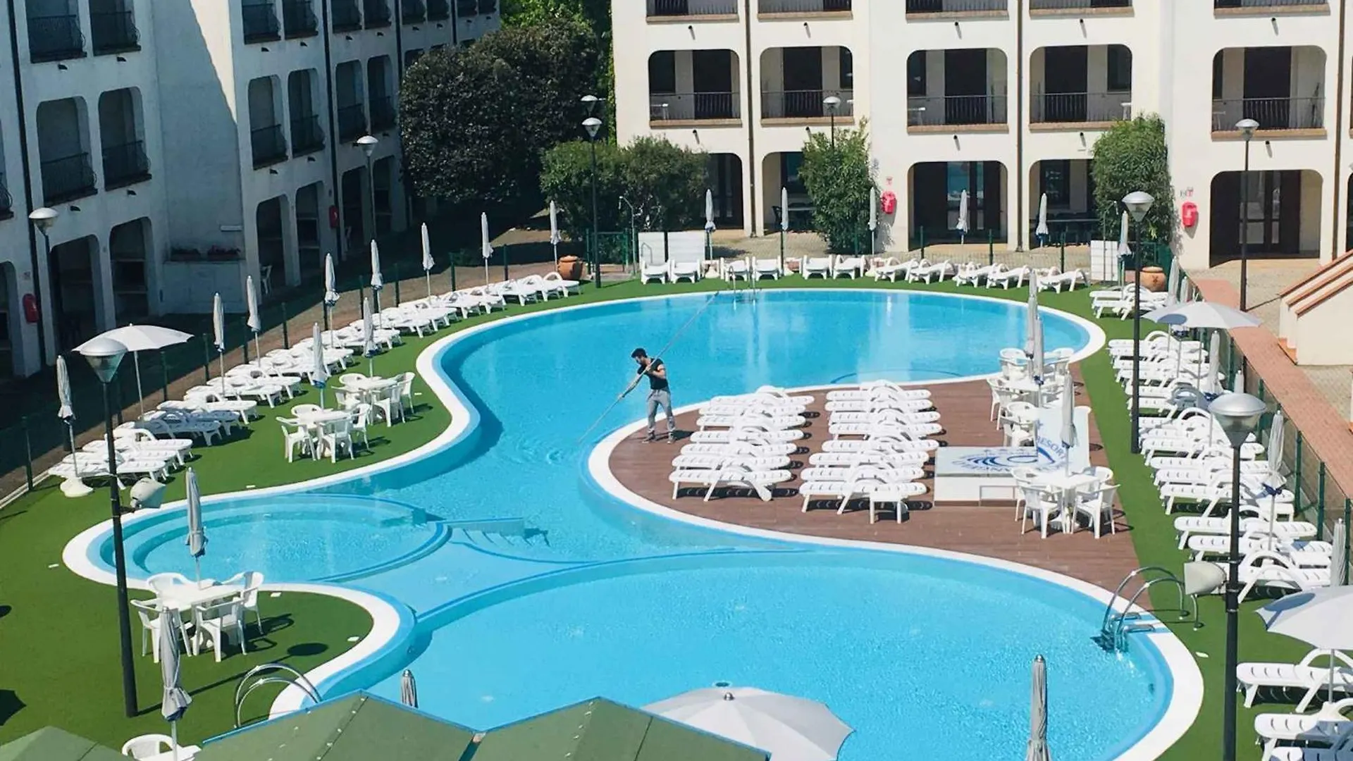 Apartments In Lido Di Spina 39999